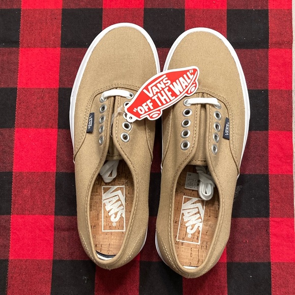 Vans Shoes - NWT Vans. Size 8 women/6.5 men.